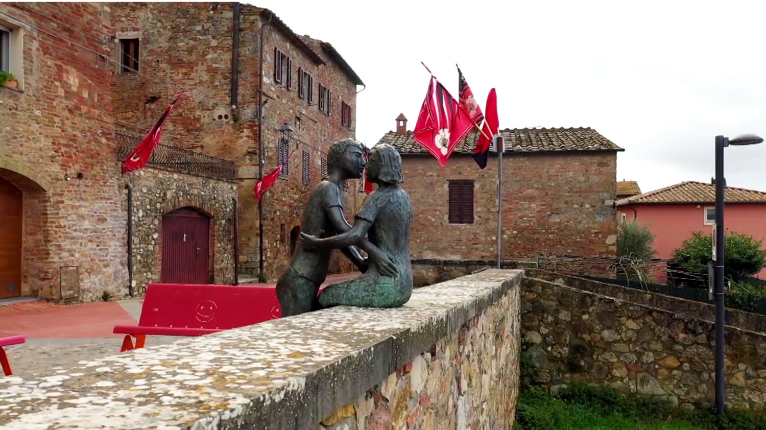 Casole dElsa il museo a cielo aperto nel cuore della Toscana 1