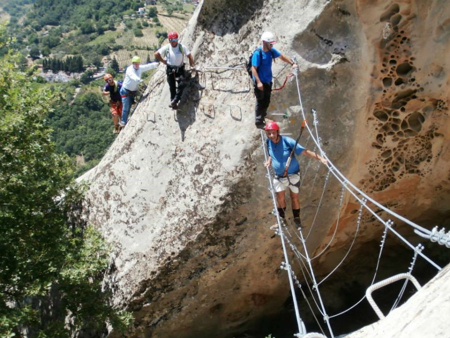 La Via Ferrata e il Ponte Nepalese