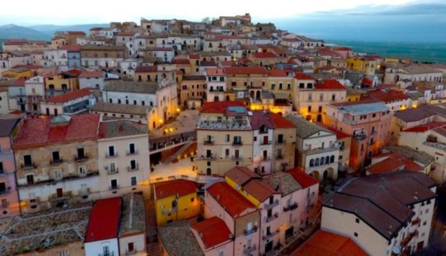 Candela, the delightful village of Foggia, where the roots of the actor Pierfrancesco Favino lie.